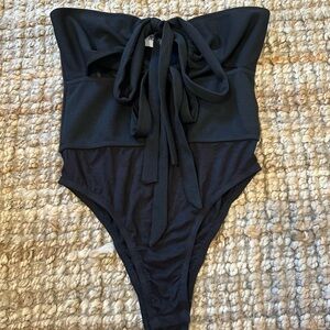 NEVER WORN Princess Polly Bodysuit